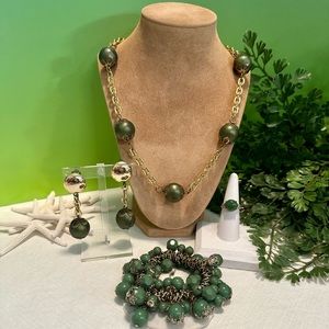 Moss green & gold tone jewelry set